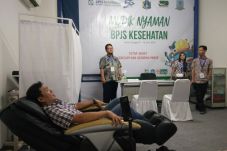 Kursi Pijat dan Cek...