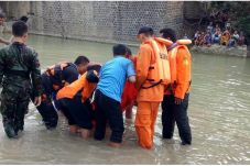 Hendak Cuci Tangan,...