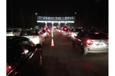 Jelang Sahur, Gerbang...
