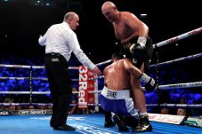 Naik Ring Lagi, Tyson...