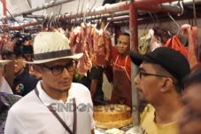 Tinjau Pasar Senen Blok...