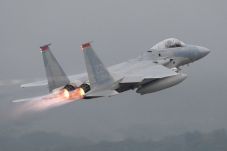 Jet Tempur F-15 AS Jatuh...