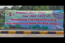 Heboh Spanduk Jalan...