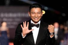 Andy Lau Sedang Menantikan...