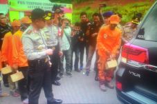 Tinjau Arus Mudik di...