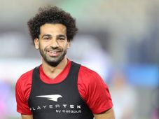 Mohamed Salah Isyaratkan...