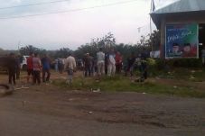 Dua Kubu Timses Calon...