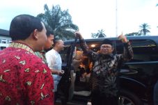 Resmi Tanggalkan Jabatan...