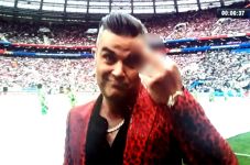 Jari Tengah Robbie Williams...
