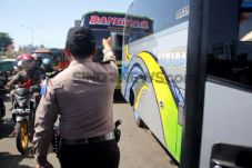 Jalur Pantura Macet,...