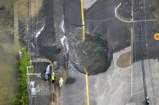 Gempa Guncang Osaka,...