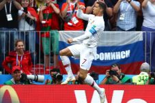 Menang Tipis, Portugal...