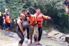 2 Wisatawan yang Tenggelam...