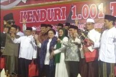 Haul Bung Karno, Mega...