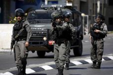 Israel Tangkap 22 Warga...