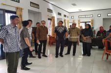 Hari Pertama Masuk Kerja,...