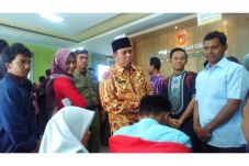 Hari Pertama Masuk Kerja,...