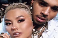 Agnez Mo Unggah Video...