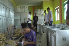 Jeleng Distribusi, KPU...