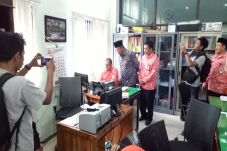 Hari Pertama Kerja,...