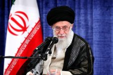 Khamenei Keberatan Iran...