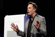 Tesla Seret Mantan Karyawan...