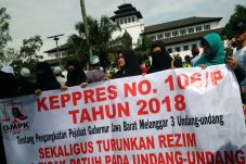 Massa GMPK Desak Presiden...