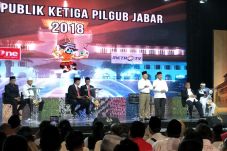 Tak Bawa Kaus #2019GantiPresiden,...