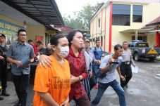 Kehilangan Uang, Ibu...