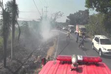 Kebakaran Lahan Kosong...