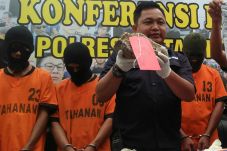 Dikeroyok Pemuda Mabuk,...