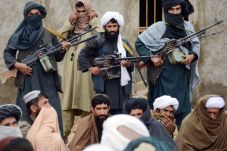 Taliban Culik 43 Warga...