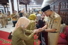 Aktif Lagi Jadi Gubernur,...