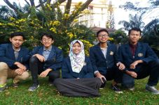 Mahasiswa Universitas...