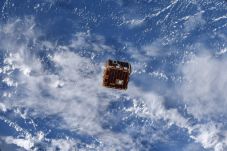 RemoveDebris, Satelit...