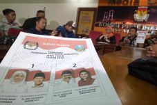 Serangan Fajar, Sembako...