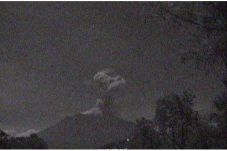 Meletus Gunung Agung...