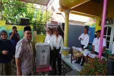 Kunjungi TPS di Brebes,...