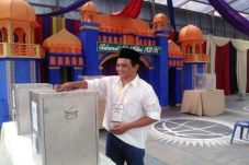 Warga Berswadaya Buat...