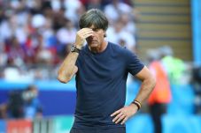 Joachim Loew Pertimbangkan...