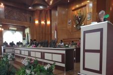 Bupati Asahan Jawab...