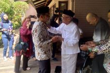 Ridwan Kamil Temui Sesepuh...