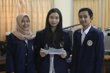 Mahasiswa Universitas...