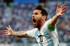 Mengkhayal Messi vs...