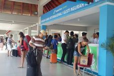 Bandara Ngurah Rai Ditutup,...