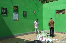 Kisruh Pengelolaan Sekolah,...