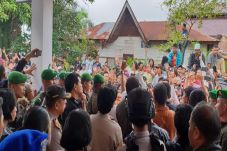 Keamanan Lemah, Massa...