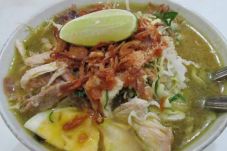 Segarnya Soto Ayam Logandeng