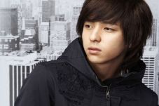 4 Artis Korea yang Memilih...
