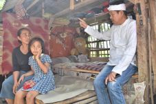 Kisah Yanto dan Yanti,...